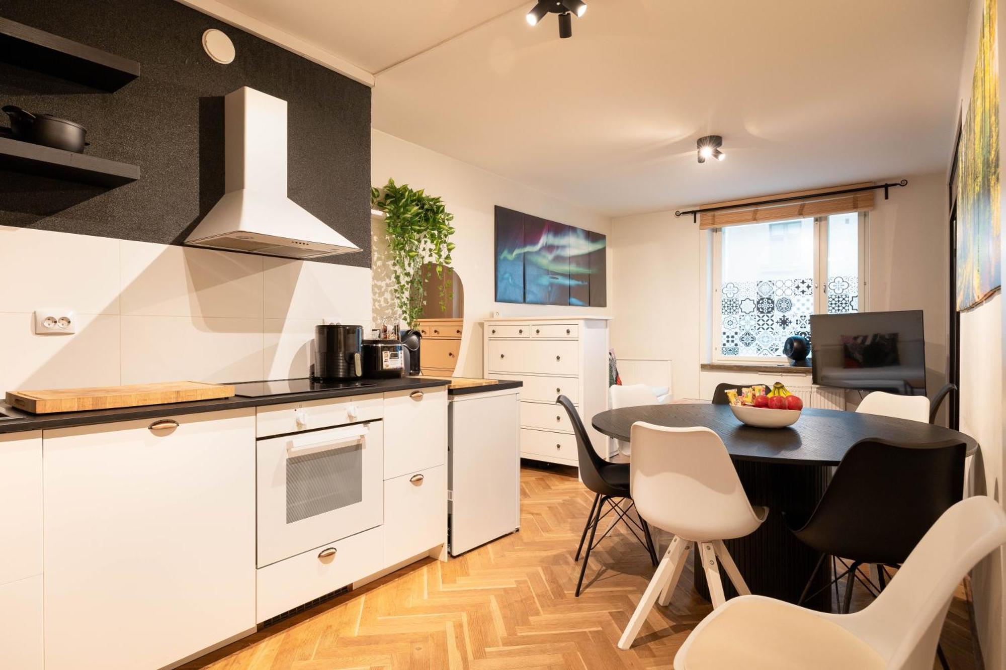 Great Location & Transport Connections With Amenities 1-8 People Free Continental Breakfast Wifi Coffee &tea Appartement Helsinki